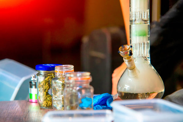 dab rig vs bong image